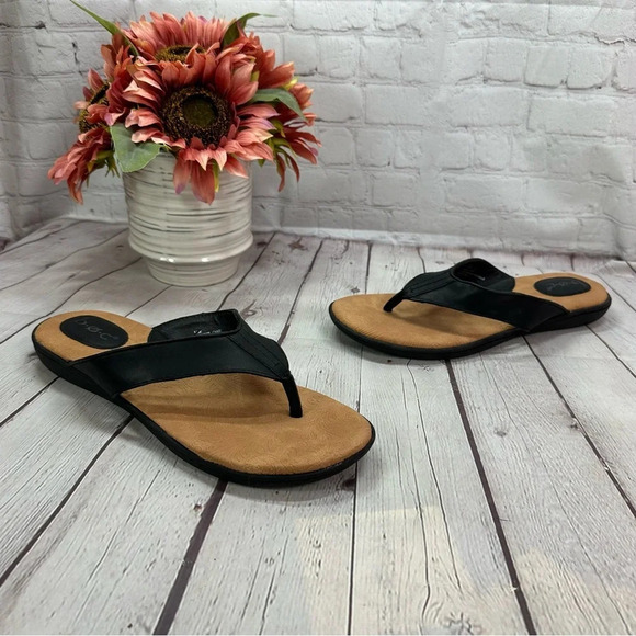 BOC B.O.C. black slip on casual shoe flip flop thong flat sandals sz 11 like new - Picture 1 of 6